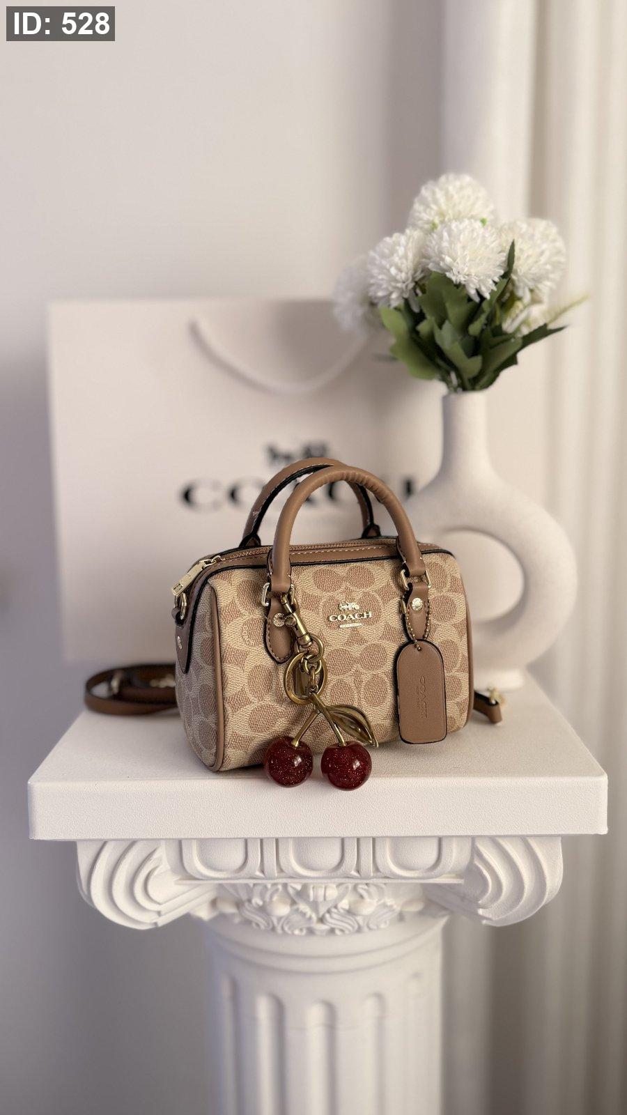 شنطة - Coach Mini Rowan Crossbody / شامل علبة كواليتي ماستر